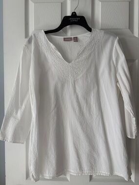 Chicos White Embroidered V-Neck Tunic Top